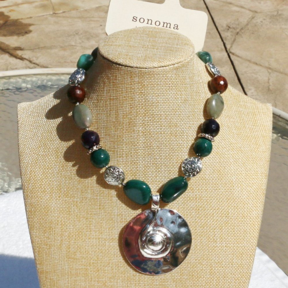 Boho Bib Necklace Hammered Medallion Pendant Lucite Beads Silver Tone Nature NWT